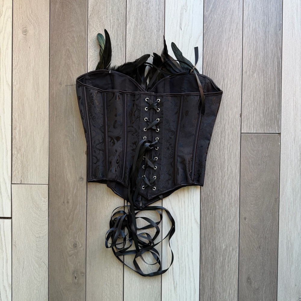Elegant Black Corset Top with Feather Detail - Picture 5 of 6